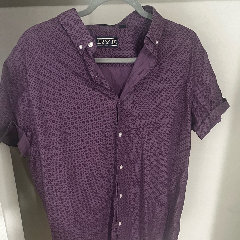 Short sleeve button up